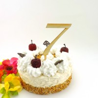 Zahl 7 aus Holz naturbelassen für eine Torte oder auf Blumenstrauß