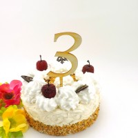 Zahl 3 aus Holz naturbelassen für eine Torte oder auf Blumenstrauß