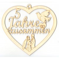 5 Jahre zusammen mit Taube und Brautpaar zur Hölzernen Hochzeit
