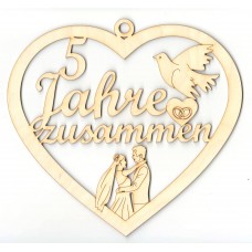 5 Jahre zusammen mit Taube und Brautpaar zur Hölzernen Hochzeit