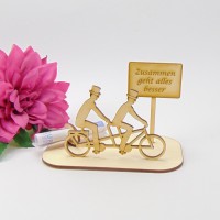 Tandem mit zwei Männer Brautpaar, Ortsschild und Geldscheinhalter