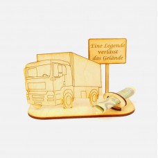 Geldgeschenk Lastwagen mit Ortsschild mit Wunschtext