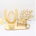 Personalisiertes Geldgeschenk zur Hochzeit aus Holz | Hufeisen Glücksbringer mit Brautpaar, Bank & Herzbaum